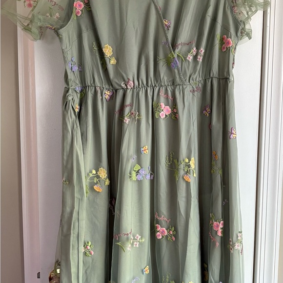 BloomChic Green Ruched Puff Sleeve Midi Dress - Picture 5 of 6